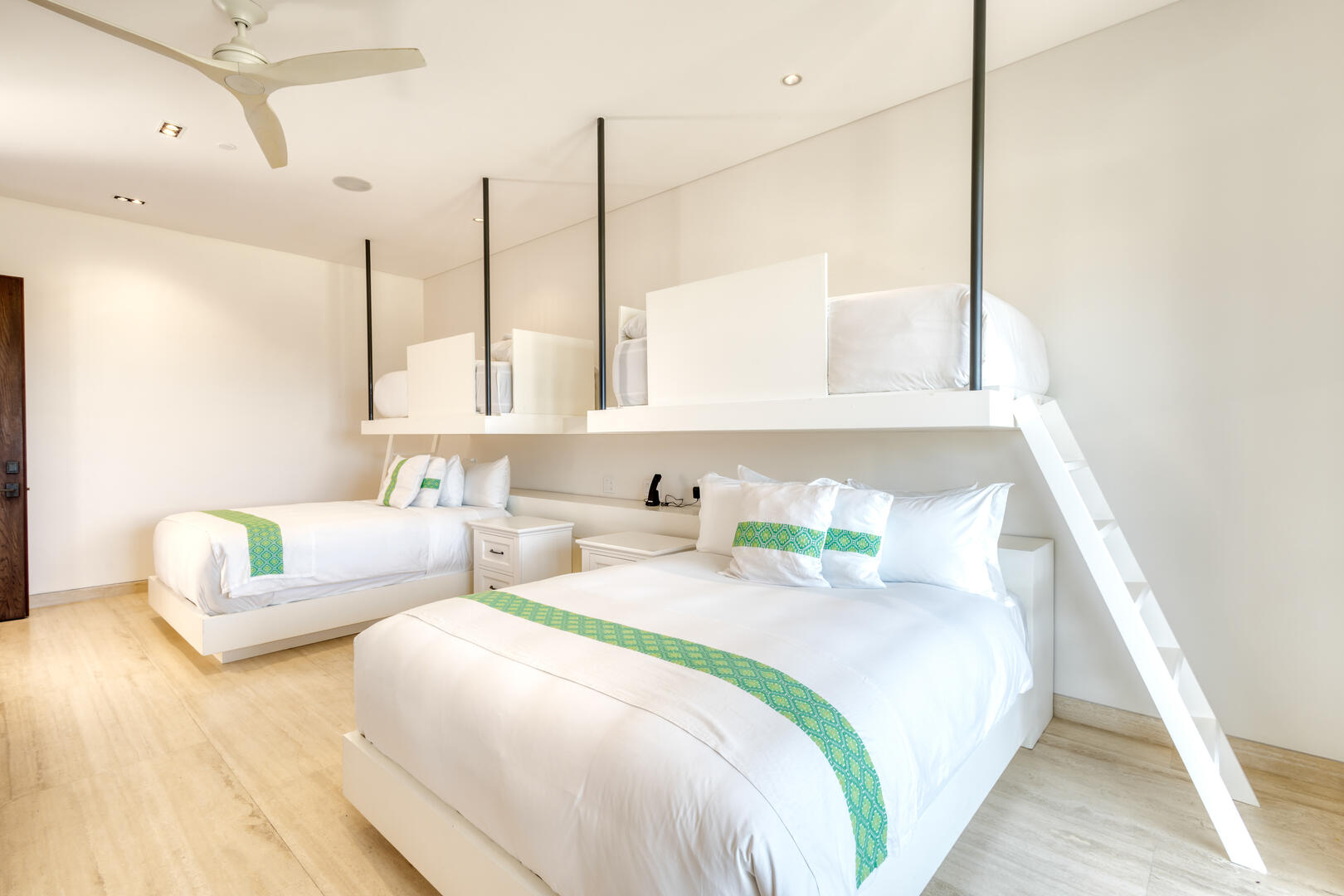 Enclave West #23 | Photo 39
