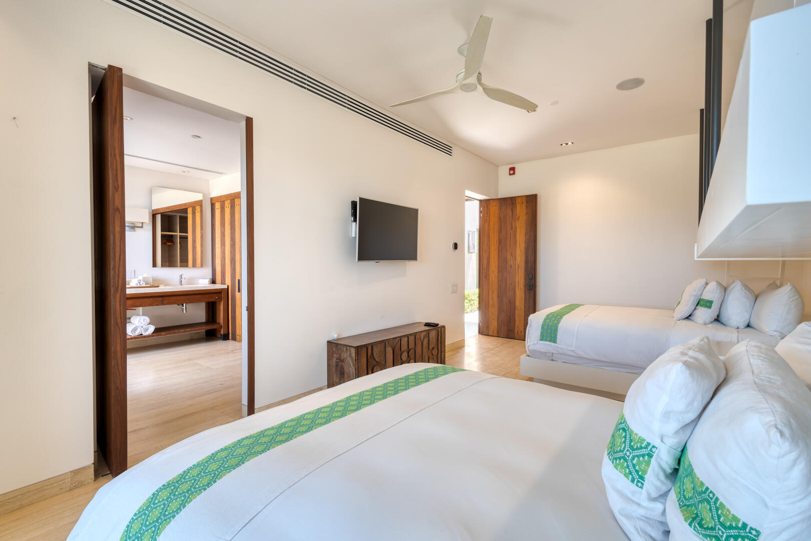 Enclave West #23 | Photo 40
